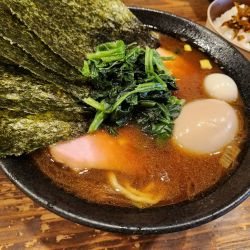 上ラーメン　味玉　半ライス