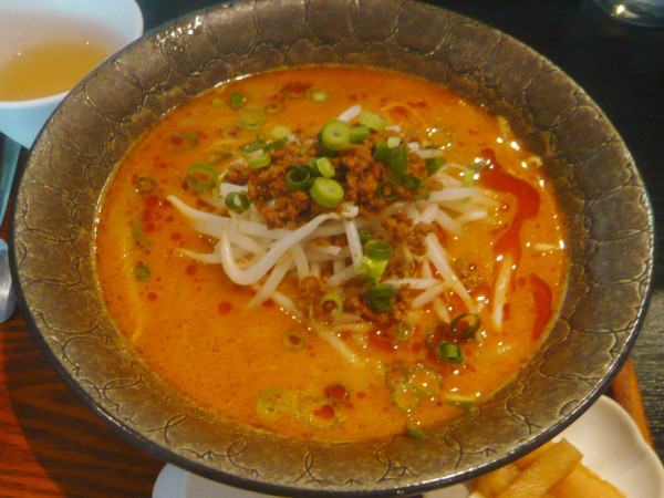 「担々麺」@遊魚小酒館の写真