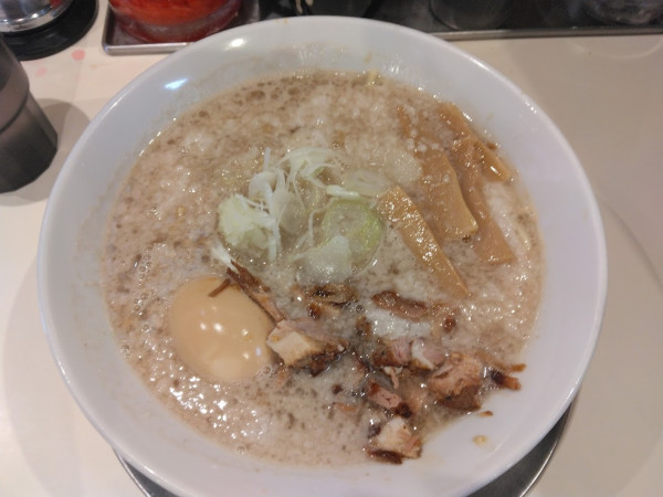 「特製1050円(環七の日700円)替玉無料麺硬味濃脂多」@環七ラーメン てらっちょの写真
