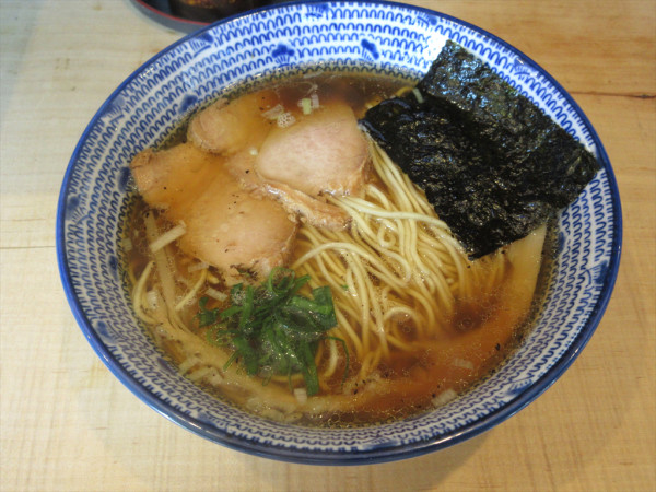 「中華そば(870円)」@梅花亭の写真