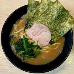ラーメン 並盛 ¥900