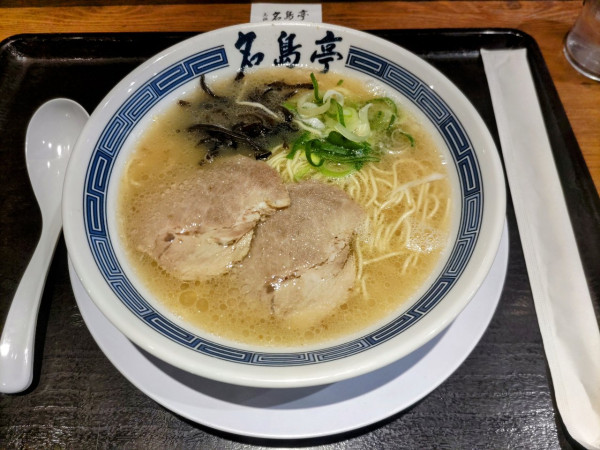 「豚骨ラーメン 850円」@名島亭 博多デイトス店の写真