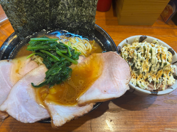 「チャーシューメン　釜焼きチャーシュー飯」@末廣家の写真