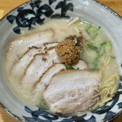 あごだし白湯らぁめん＋肉増し（チャーシュー３枚）