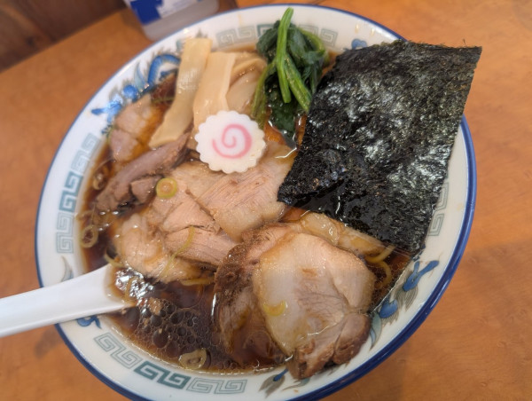 「醤油チャーシュー麺」@麺屋かむいの写真