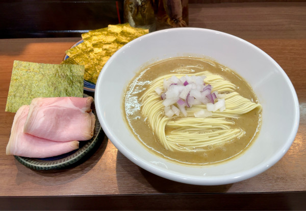 「濃厚煮干ソバ(醤油)＋海苔増し」@Noodle&Spice curry 今日の1番の写真