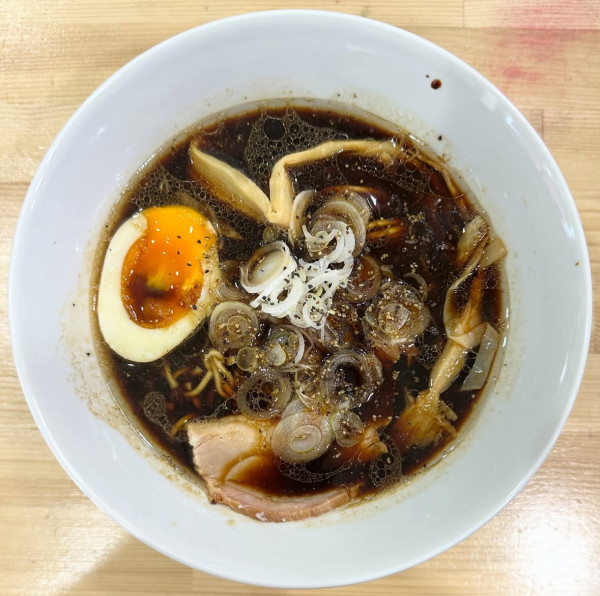 「古町ブラック拉麺」@古町めんの坊の写真