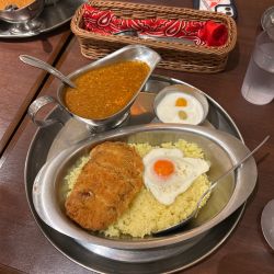 キーマカツカレー定食