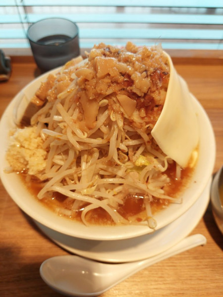 「豚ラーメン＋チーズ＋生卵＋麺増し」@マシマシらーめん 物語はここから始まるのだ。 大井競馬場前店の写真