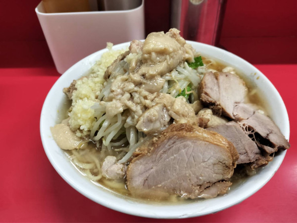 「小ラーメン（野菜増し、ニンニク、脂、カラメ）」@ラーメン二郎 上野毛店の写真