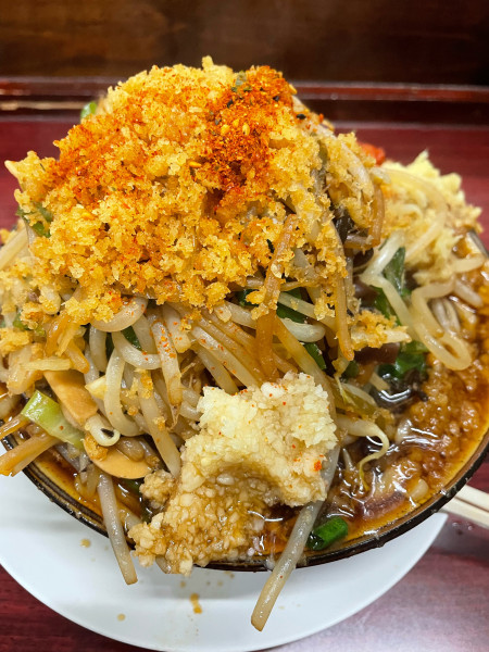 「スタミナ肉麺 中盛 ゼンブ」@肉めん 肉めし すず気の写真