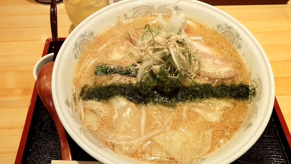 「みそわんたんめん」@らーめん め組の写真