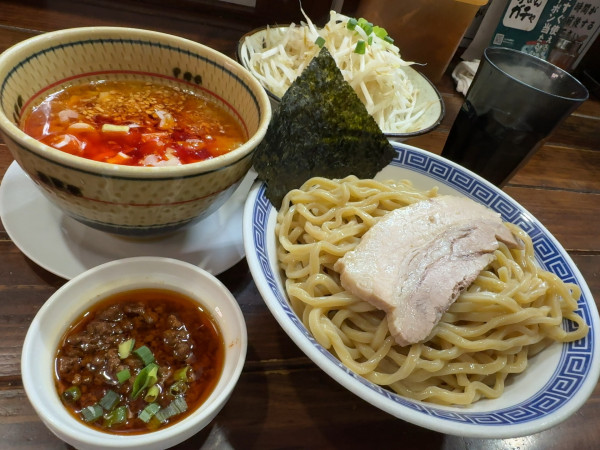 「旨辛つけ麺（中盛）＋野菜」@ラーメン無限大 船橋店の写真