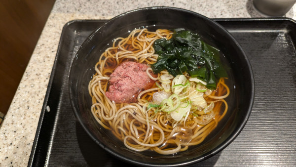 「【店舗限定】コンビーフそば」@名代 富士そば 高円寺店の写真