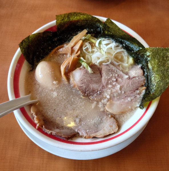 「あじとら塩らーめん(1090円)」@らーめん屋 あじとら 狭山笹井店の写真
