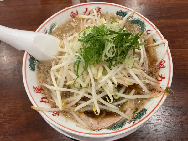 「京都背脂醤油ラーメン＋もやしトッピング(935円)」@ラーメン魁力屋 町田中町店の写真