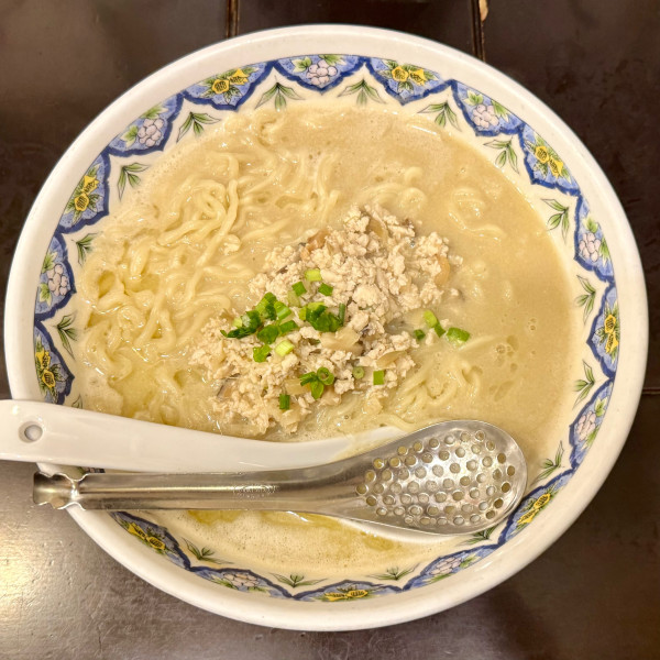 「揚州特濃厚塩ラーメン（揚州麺）¥1,600」@中国ラーメン 揚州商人 赤坂店の写真