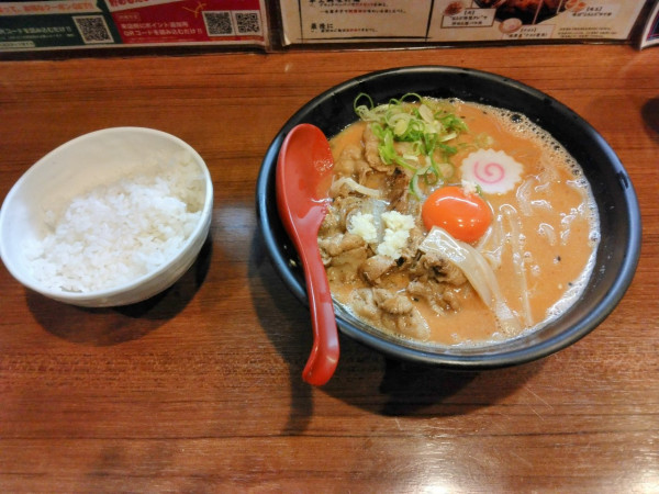 「旨辛肉玉そば」@肉玉そば おとど 亀有店の写真