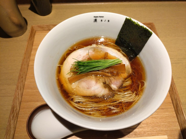 「醤油らぁ麺1,300円」@NIPPON RAMEN 凛 TOKYOの写真