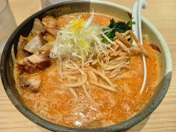 「辛味噌ラーメン　ランチセット（油淋鶏＋ライス）」@俺流塩らーめん 神楽坂上店の写真