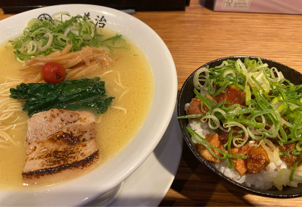 「濃厚塩らぁ麺　900円+スタミナ葱チャーシュー丼350円」@らぁ麺 善治 赤羽店の写真
