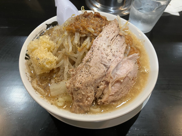 「小ラーメン（麺200g）850円」@WILD PIGの写真