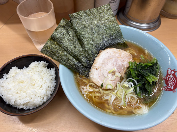 「ラーメン」@横浜ラーメン 町田家 新宿南口店の写真