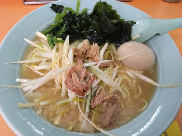 「ネギラーメン、味玉」@ラーメンショップ 成瀬が丘店の写真