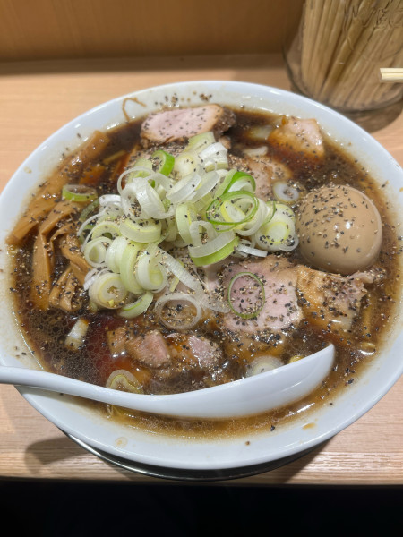 「札幌ブラック味玉チャーシュー」@札幌六坊の写真