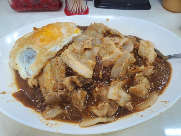 「スタミナ・焼・5倍」@スタミナカレーの店 バーグ 弥生町店の写真