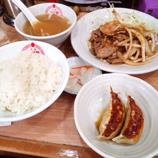 「日替り定食、餃子2個付き(¥550)」@つけ麺大王 蒲田東口店の写真