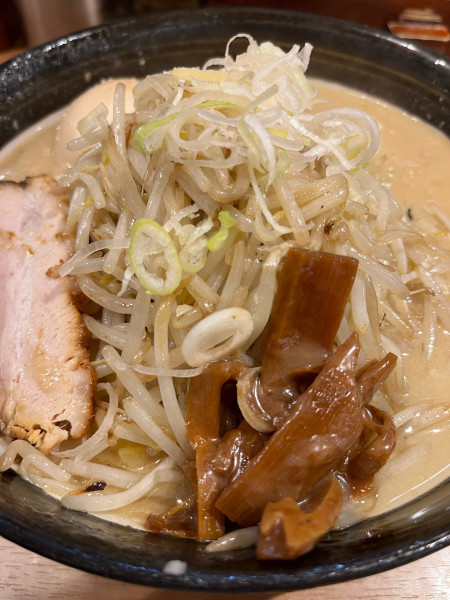 「ネギ味噌ラーメン大（1130）」@いと井 東京ラーメン横丁店の写真