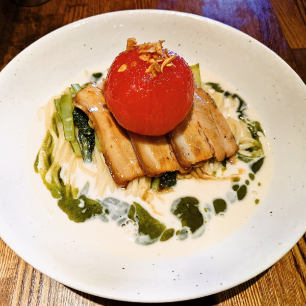 「限定　丸ごとトマト〜マルゲリータの再構築〜＋ポークカレー」@セキレイ 〜NIBOSHI no D5〜の写真