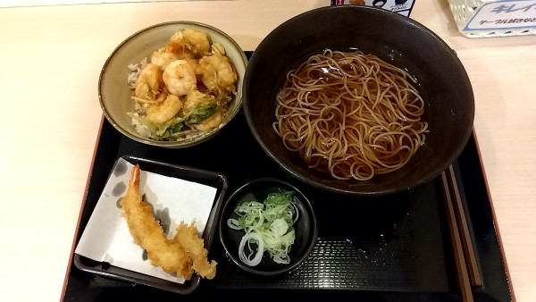 「かけ（ほぼ海老だけのかき揚げ丼セット）」@ゆで太郎 三田3丁目店の写真