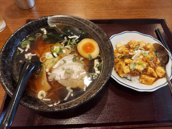 「ラーメン・ミニ麻婆丼ランチセット 900円」@如家の写真
