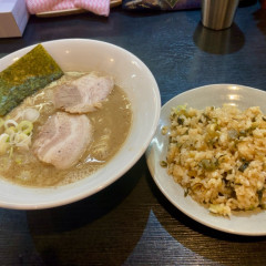 久留米とんこつラーメン とん八。の画像