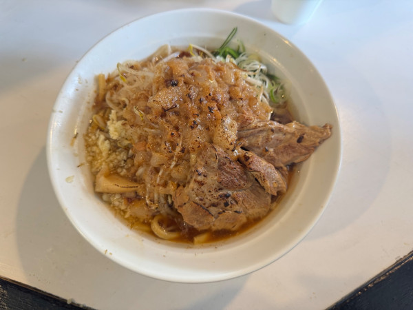 「ラーメン小(150g)ニンニク.少ヤサイ少アブラ普 900円」@めん屋 五坊の写真