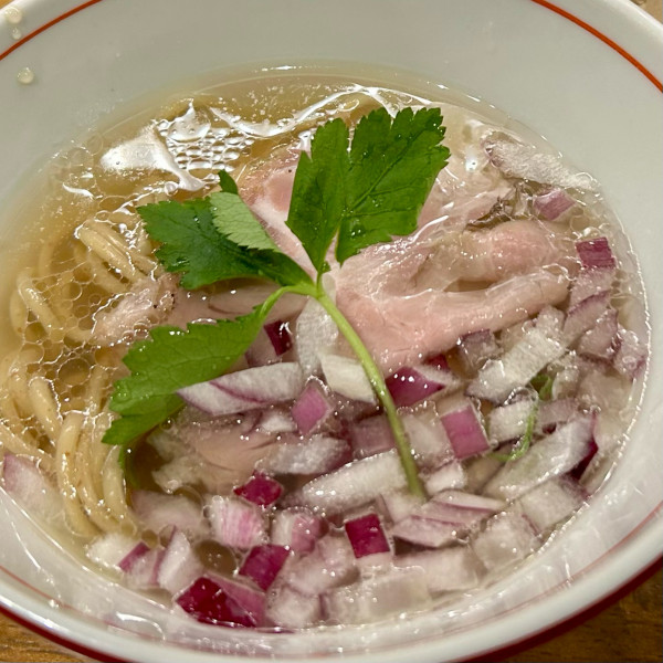 「モチモチ親鶏水餃子＋アルコール＋鶏中華そば クラム（ハーフ）」@麺酒 一照庵 岡山本店の写真