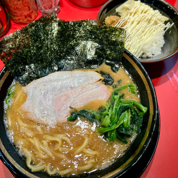 「ラーメン（柔らかめ）＋半ライス＋クリアアサヒ生」@王道家味の継承店 カズ家の写真