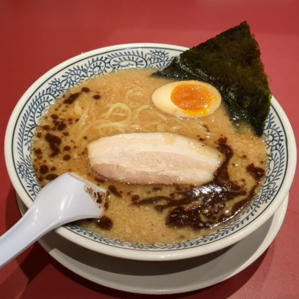 「黒•熟成醤油とんこつ」@丸源ラーメン 川越岸町店の写真
