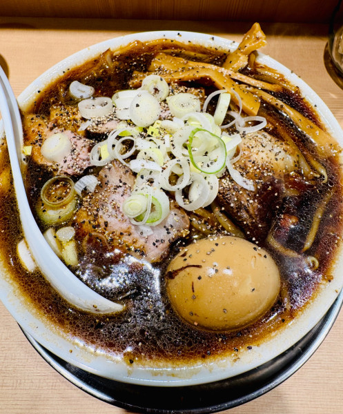 「札幌ブラック+味玉」@札幌六坊の写真