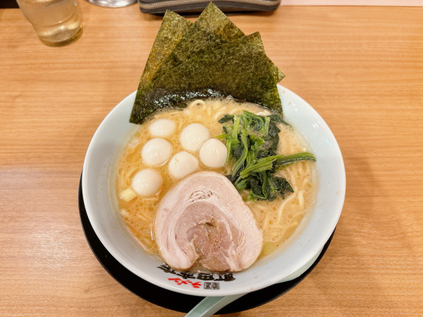 「ラーメン(醤油)+うずら増し」@町田商店 上越店の写真