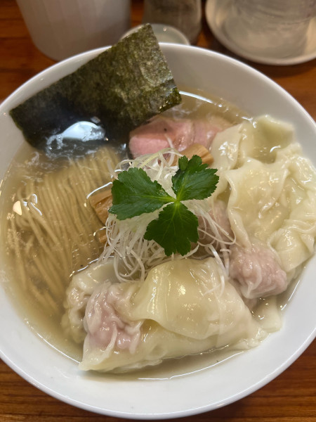 「海老ワンタン蛤塩ソバ➕肉ワンタン」@アメノオトの写真