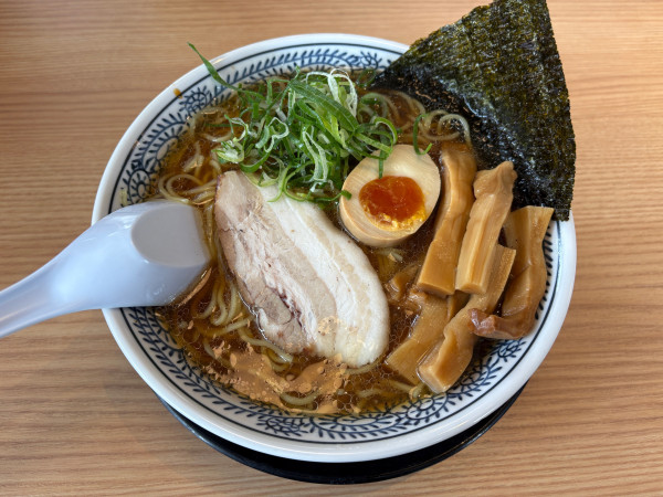 「大盛熟成ラーメン　極太メンマ　1012円」@丸源ラーメン 練馬関町店の写真