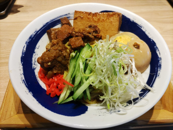 「肉冷やし中華」@肉めし 岡もと 御徒町店の写真