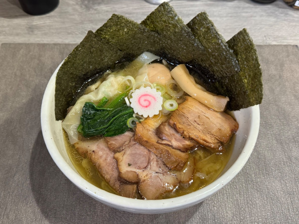 「しお全部のせら～麺」@手打ち 蓮の写真