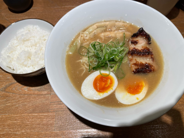 「ラーメン ぽてり+塩味玉」@鶏ポタラーメン THANK お茶の水の写真