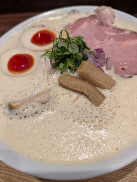 「特製鶏豚しょうゆラーメン」@麺処山城の写真