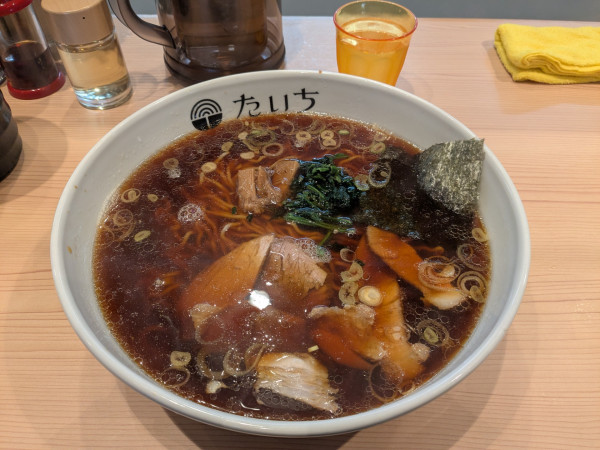「しょうゆ　大盛り」@ラーメンたいち 蓮潟店の写真