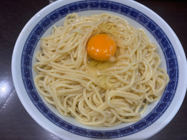 「塩油そば中盛（冷）生卵」@中華そば べんてんの写真
